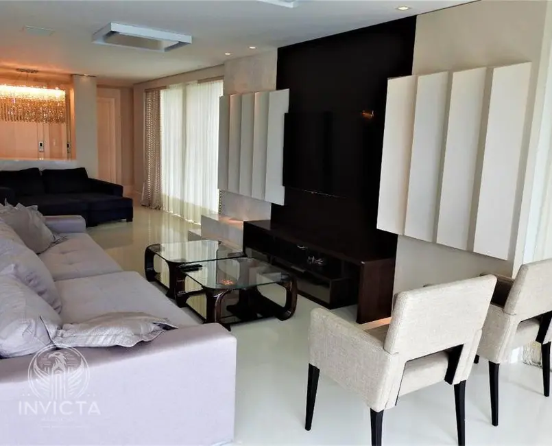 Apartamento com 4 quartos para alugar, 237m2 em Balneario Camboriu - SC - imagem 7 Foto 7 de Apartamento com 4 quartos para alugar, 237m2 em Balneario Camboriu - SC