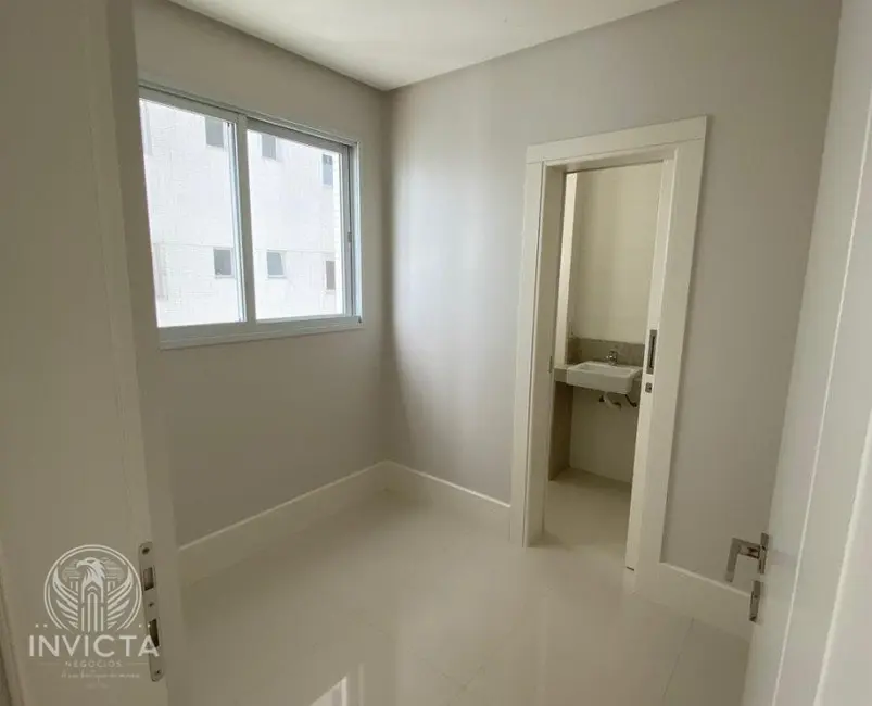 Foto 9 de Apartamento com 4 quartos à venda, 237m2 em Balneario Camboriu - SC