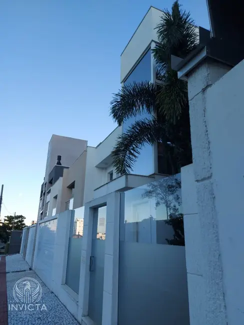 Foto 1 de Casa com 2 quartos à venda, 176m2 em Itajai - SC