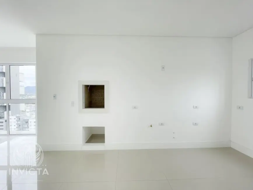 Apartamento com 3 quartos à venda, 123m2 em Centro, Balneario Camboriu - SC - imagem 3 Foto 3 de Apartamento com 3 quartos à venda, 123m2 em Centro, Balneario Camboriu - SC