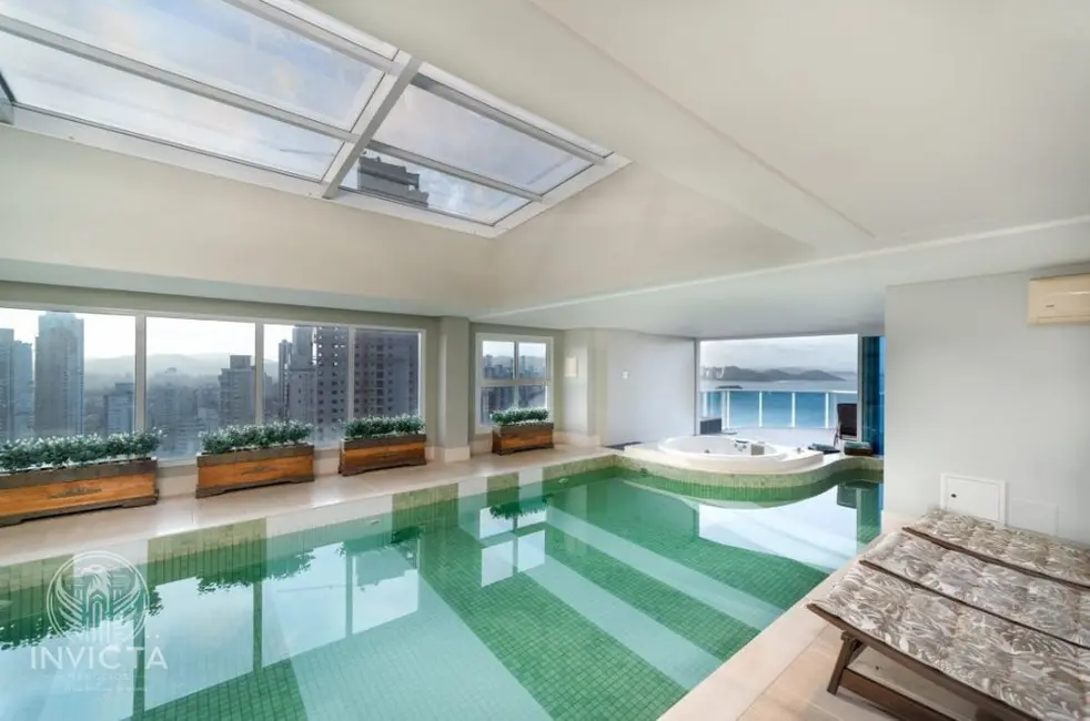 Foto 2 de Cobertura com 6 quartos à venda, 740m2 em Balneario Camboriu - SC