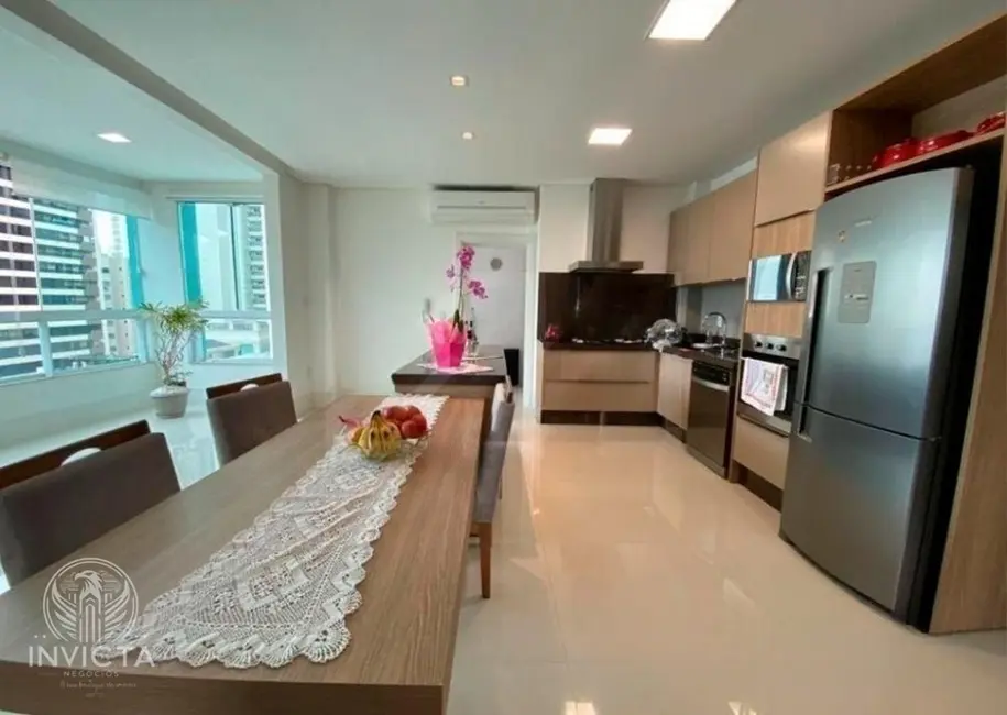 Apartamento com 3 quartos à venda, 121m2 em Centro, Balneario Camboriu - SC - imagem 8 Foto 8 de Apartamento com 3 quartos à venda, 121m2 em Centro, Balneario Camboriu - SC