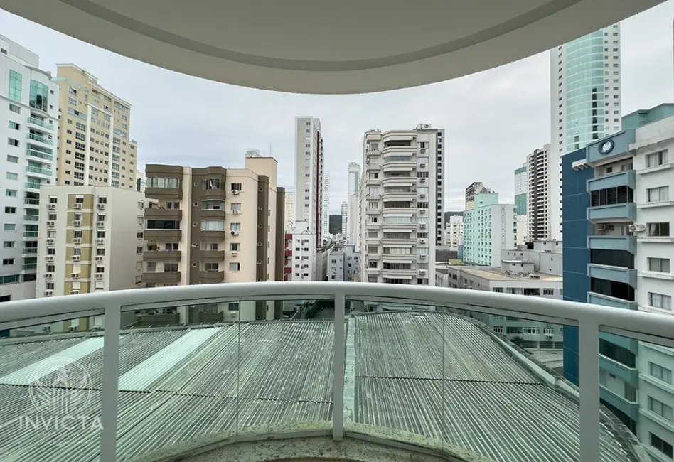 Foto 3 de Apartamento com 3 quartos à venda, 138m2 em Balneario Camboriu - SC