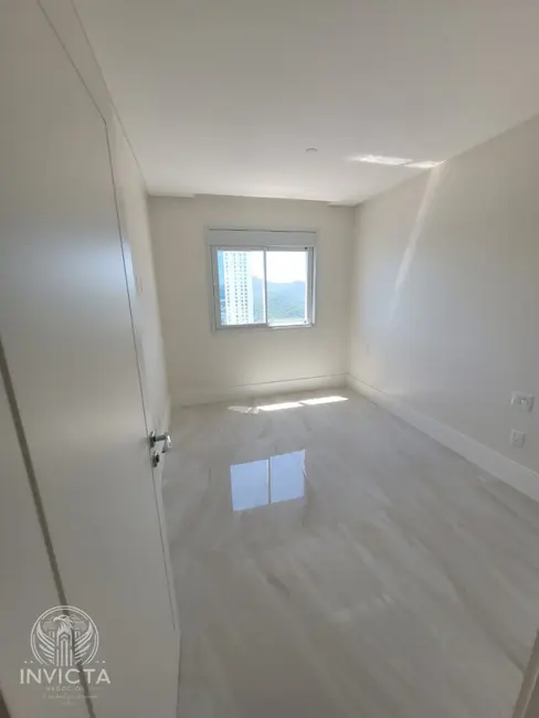 Foto 9 de Apartamento com 4 quartos à venda, 231m2 em Balneario Camboriu - SC