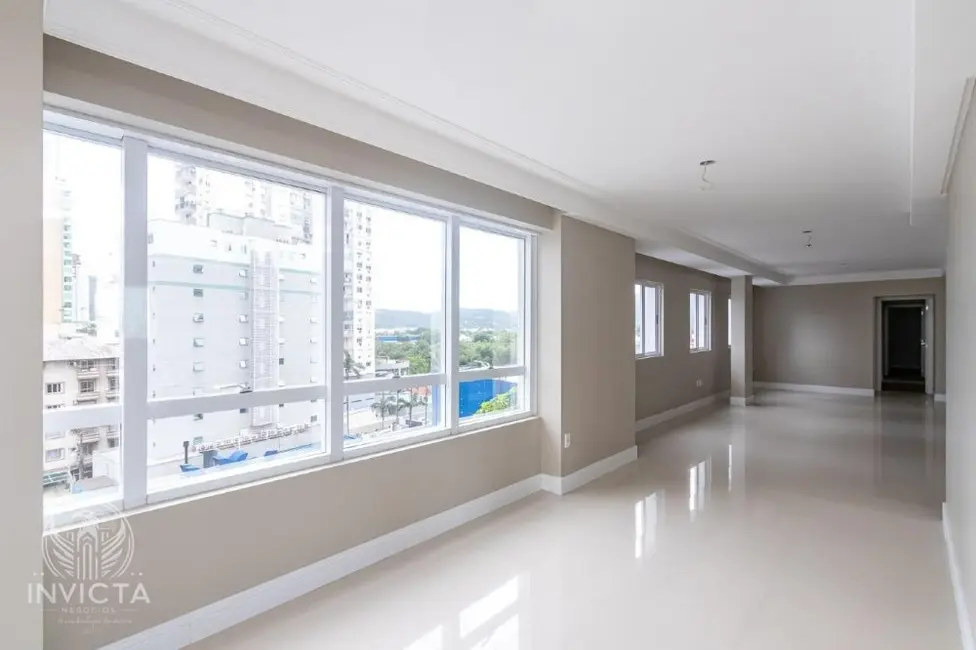Apartamento com 3 quartos à venda, 136m2 em Balneario Camboriu - SC - imagem 5 Foto 5 de Apartamento com 3 quartos à venda, 136m2 em Balneario Camboriu - SC