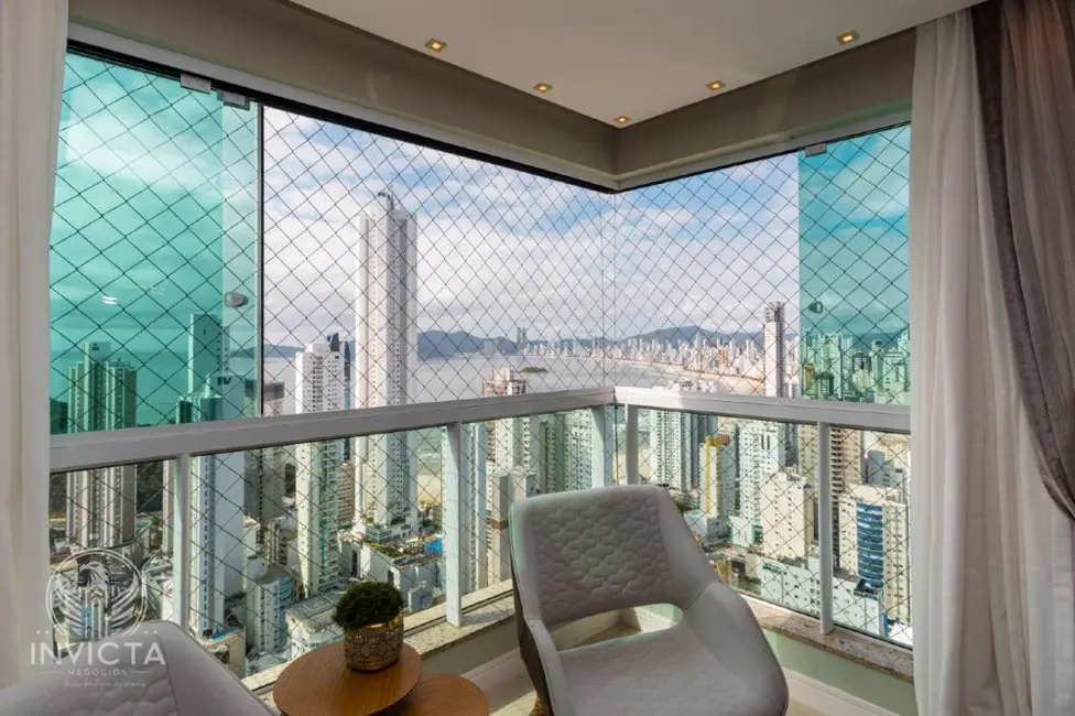 Foto 1 de Apartamento com 3 quartos à venda, 135m2 em Pioneiros, Balneario Camboriu - SC
