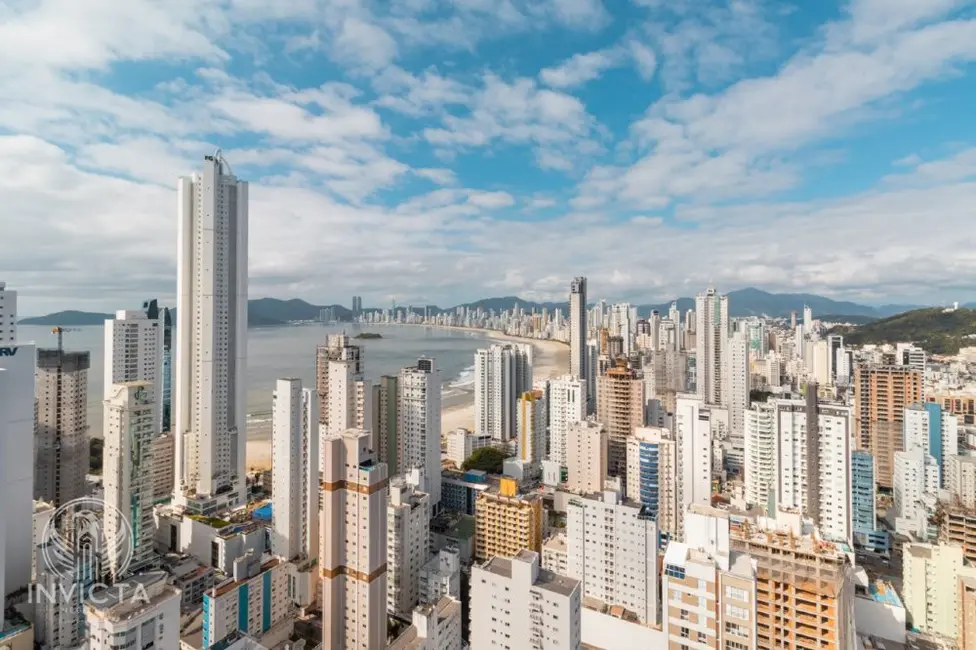 Foto 2 de Apartamento com 3 quartos à venda, 135m2 em Pioneiros, Balneario Camboriu - SC