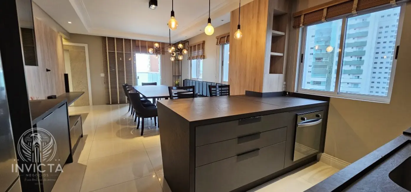 Cobertura com 5 quartos à venda, 261m2 em Balneario Camboriu - SC - imagem 8 Foto 8 de Cobertura com 5 quartos à venda, 261m2 em Balneario Camboriu - SC