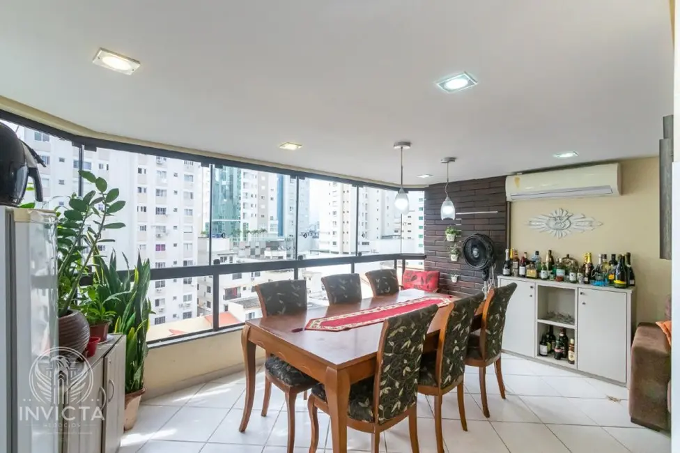Foto 2 de Apartamento com 3 quartos à venda, 95m2 em Centro, Balneario Camboriu - SC