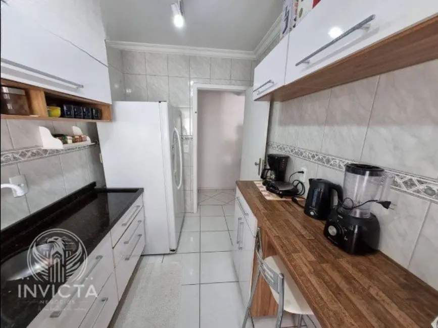 Apartamento com 2 quartos à venda, 77m2 em Centro, Balneario Camboriu - SC - imagem 9 Foto 9 de Apartamento com 2 quartos à venda, 77m2 em Centro, Balneario Camboriu - SC