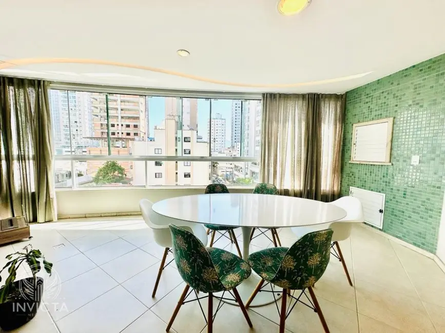 Foto 3 de Apartamento com 2 quartos à venda, 90m2 em Centro, Balneario Camboriu - SC