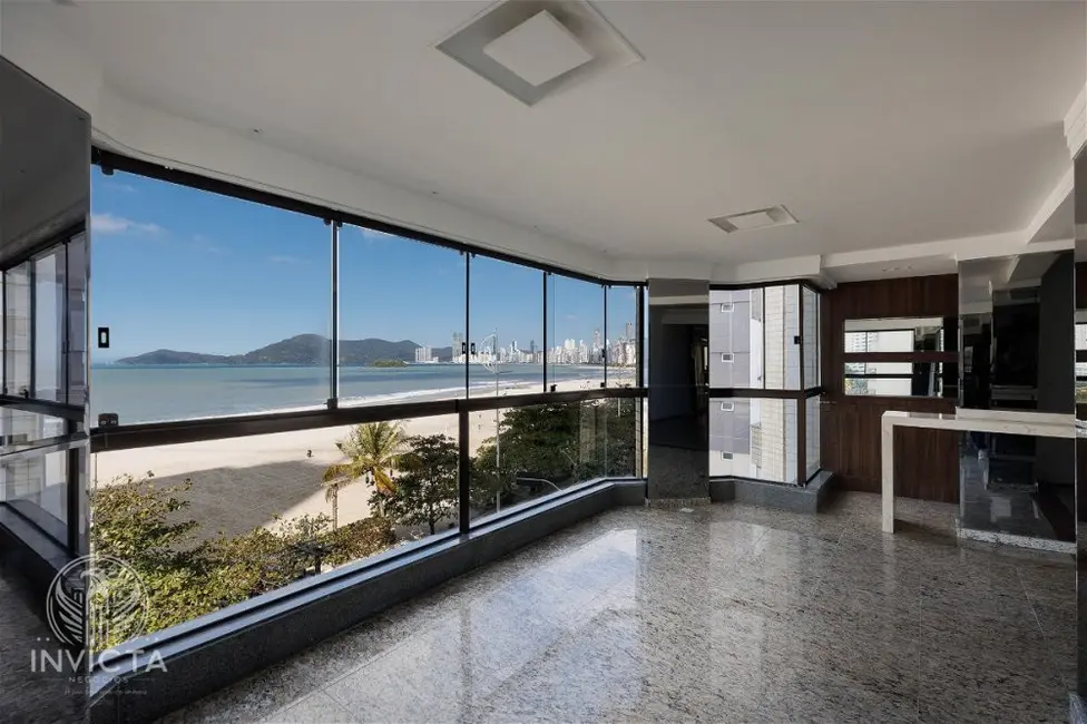 Apartamento com 3 quartos para alugar, 200m2 em Balneario Camboriu - SC - imagem 7 Foto 7 de Apartamento com 3 quartos para alugar, 200m2 em Balneario Camboriu - SC