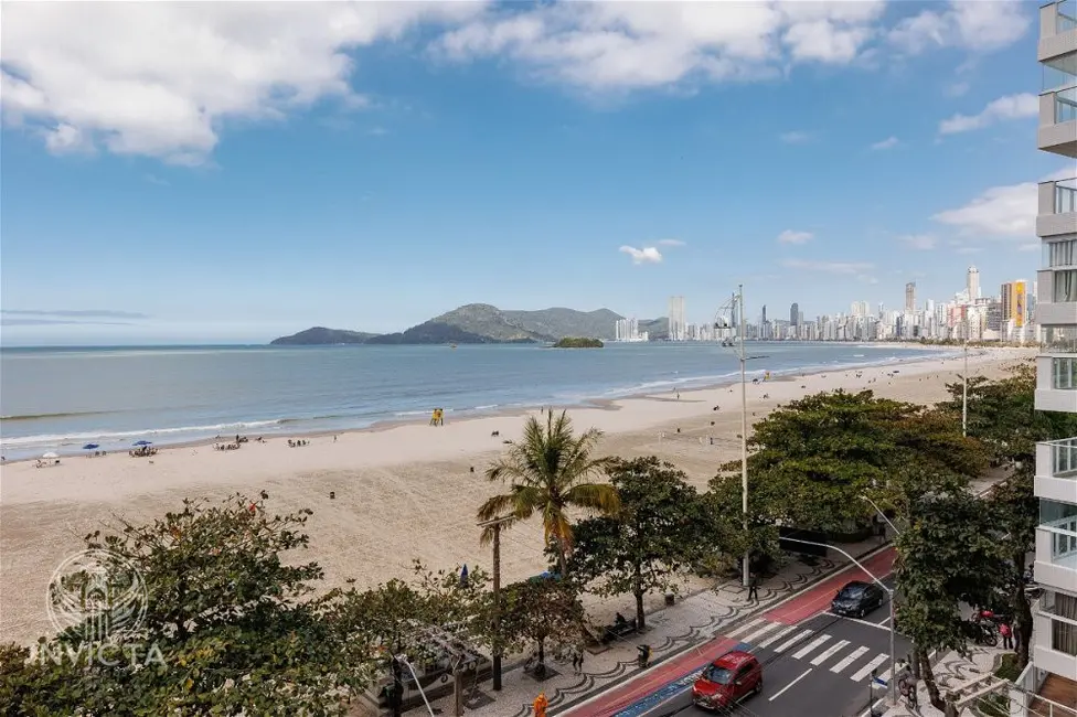 Apartamento com 3 quartos para alugar, 200m2 em Balneario Camboriu - SC - imagem 6 Foto 6 de Apartamento com 3 quartos para alugar, 200m2 em Balneario Camboriu - SC