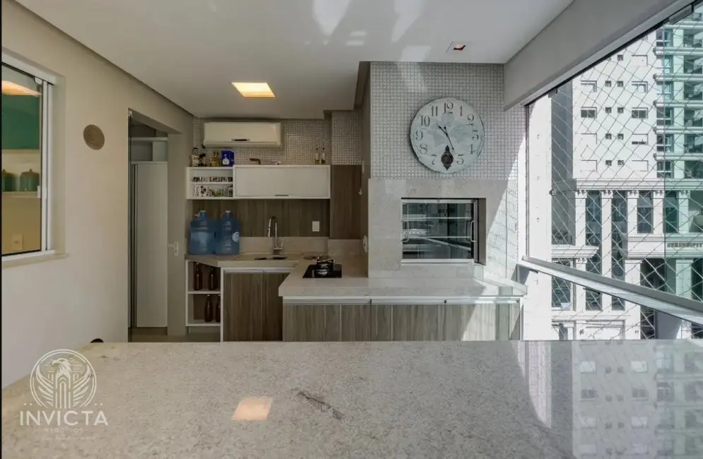 Apartamento com 3 quartos à venda, 151m2 em Centro, Balneario Camboriu - SC - imagem 4 Foto 4 de Apartamento com 3 quartos à venda, 151m2 em Centro, Balneario Camboriu - SC