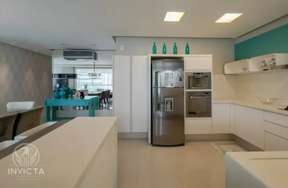 Apartamento com 3 quartos à venda, 151m2 em Centro, Balneario Camboriu - SC - imagem 8 Foto 8 de Apartamento com 3 quartos à venda, 151m2 em Centro, Balneario Camboriu - SC