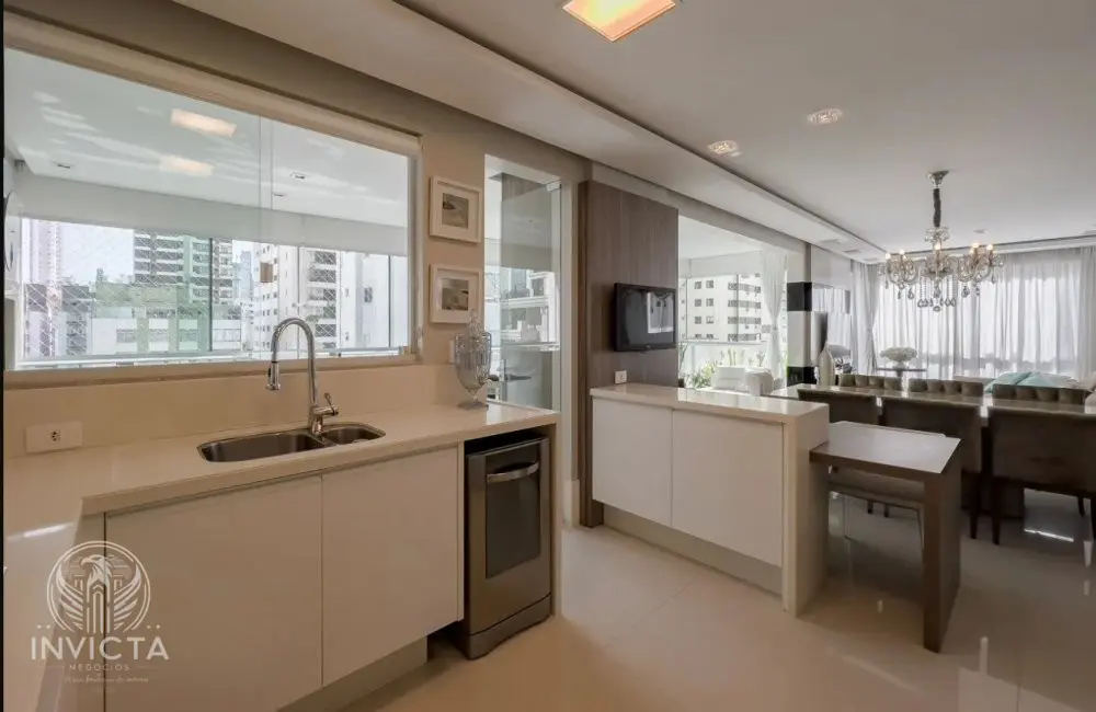 Apartamento com 3 quartos à venda, 151m2 em Centro, Balneario Camboriu - SC - imagem 6 Foto 6 de Apartamento com 3 quartos à venda, 151m2 em Centro, Balneario Camboriu - SC