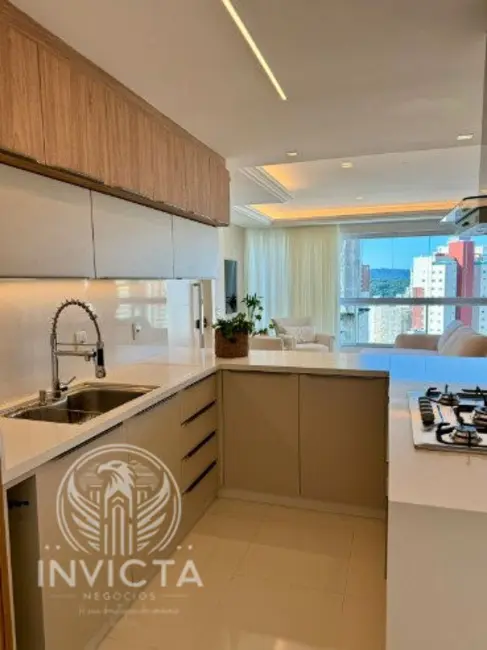 Apartamento com 3 quartos à venda, 130m2 em Centro, Balneario Camboriu - SC - imagem 6 Foto 6 de Apartamento com 3 quartos à venda, 130m2 em Centro, Balneario Camboriu - SC