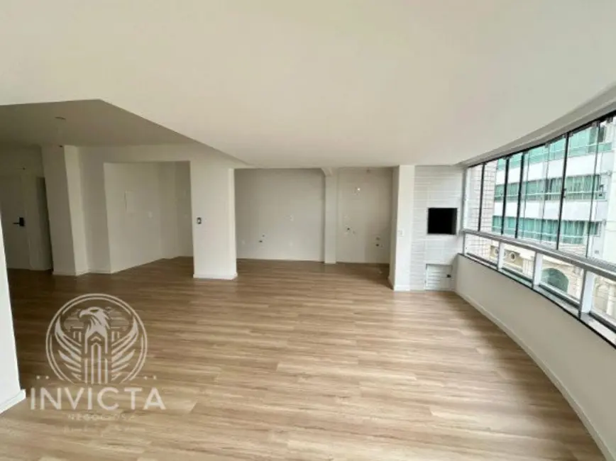 Apartamento com 4 quartos à venda, 201m2 em Centro, Balneario Camboriu - SC - imagem 3 Foto 3 de Apartamento com 4 quartos à venda, 201m2 em Centro, Balneario Camboriu - SC