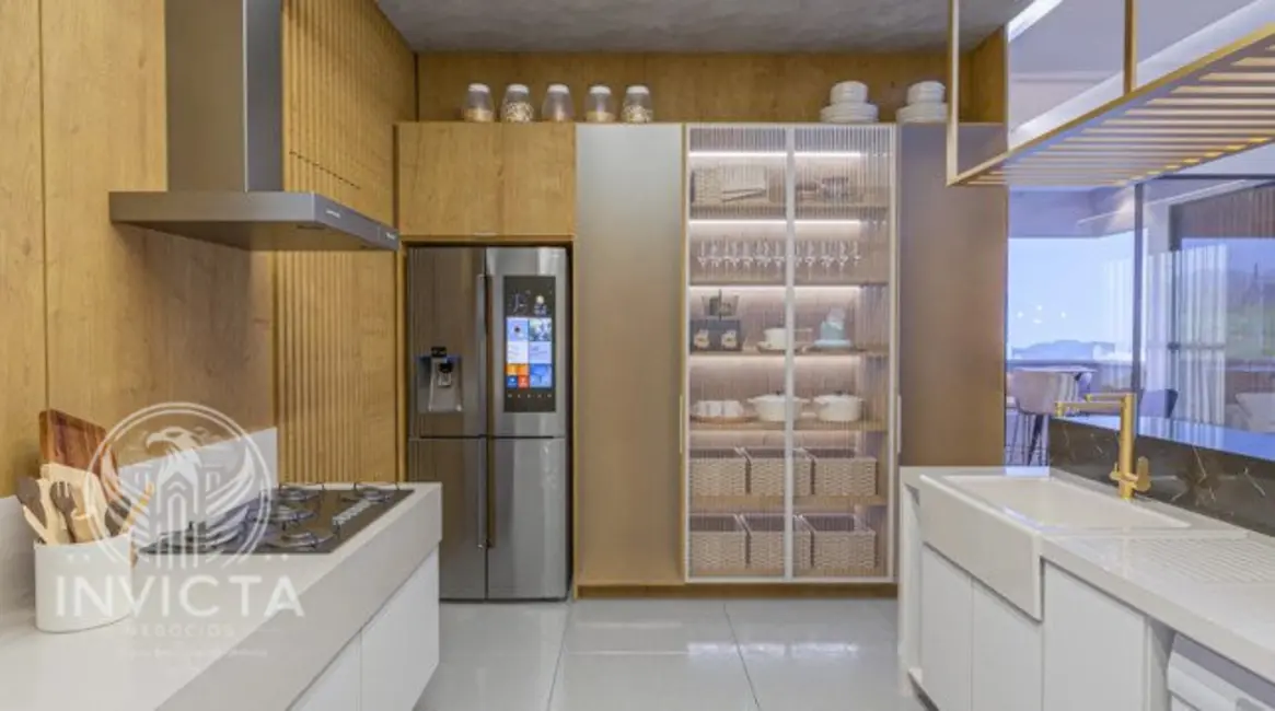 Apartamento com 3 quartos à venda, 185m2 em Centro, Balneario Camboriu - SC - imagem 3 Foto 3 de Apartamento com 3 quartos à venda, 185m2 em Centro, Balneario Camboriu - SC