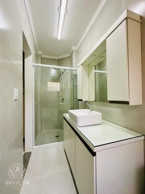 Apartamento com 2 quartos à venda, 85m2 em Centro, Balneario Camboriu - SC - imagem 8 Foto 8 de Apartamento com 2 quartos à venda, 85m2 em Centro, Balneario Camboriu - SC