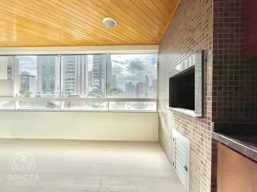 Foto 2 de Apartamento com 2 quartos à venda, 79m2 em Centro, Balneario Camboriu - SC