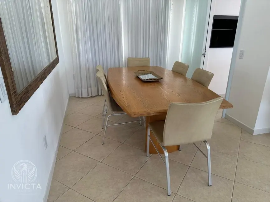 Apartamento com 2 quartos para alugar, 197m2 em Centro, Balneario Camboriu - SC - imagem 9 Foto 9 de Apartamento com 2 quartos para alugar, 197m2 em Centro, Balneario Camboriu - SC