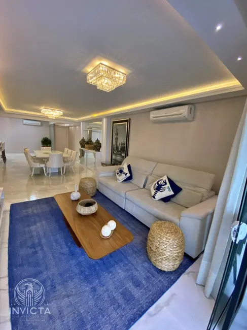 Apartamento com 3 quartos à venda, 150m2 em Centro, Balneario Camboriu - SC - imagem 8 Foto 8 de Apartamento com 3 quartos à venda, 150m2 em Centro, Balneario Camboriu - SC