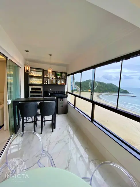 Apartamento com 3 quartos à venda, 150m2 em Centro, Balneario Camboriu - SC - imagem 4 Foto 4 de Apartamento com 3 quartos à venda, 150m2 em Centro, Balneario Camboriu - SC