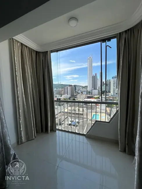 Foto 2 de Apartamento com 2 quartos à venda, 74m2 em Balneario Camboriu - SC