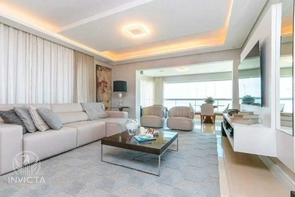 Apartamento com 3 quartos à venda, 207m2 em Centro, Balneario Camboriu - SC - imagem 2 Foto 2 de Apartamento com 3 quartos à venda, 207m2 em Centro, Balneario Camboriu - SC