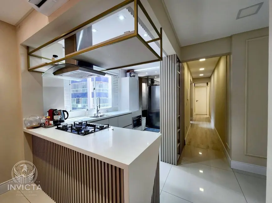 Apartamento com 3 quartos à venda, 162m2 em Centro, Balneario Camboriu - SC - imagem 8 Foto 8 de Apartamento com 3 quartos à venda, 162m2 em Centro, Balneario Camboriu - SC