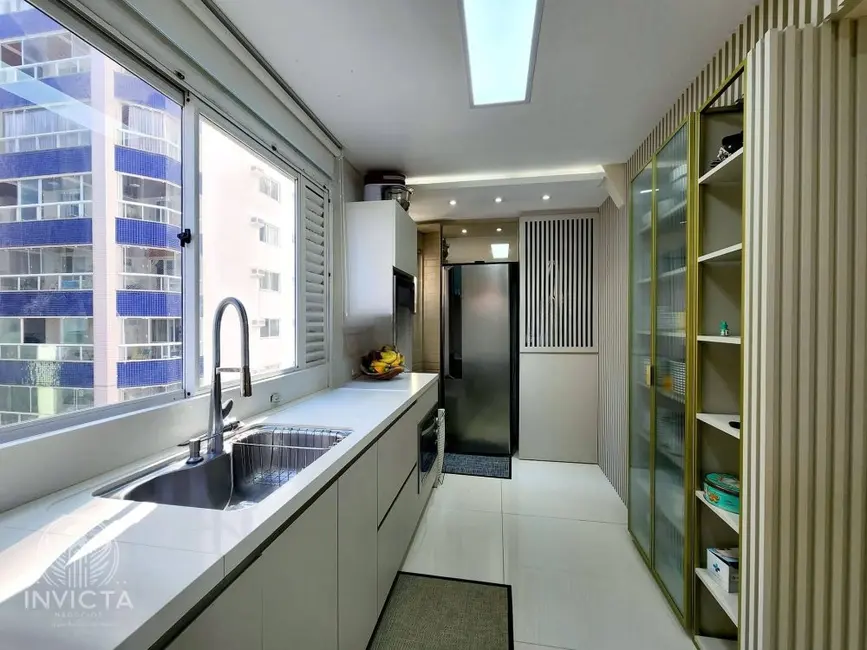 Apartamento com 3 quartos à venda, 162m2 em Centro, Balneario Camboriu - SC - imagem 9 Foto 9 de Apartamento com 3 quartos à venda, 162m2 em Centro, Balneario Camboriu - SC