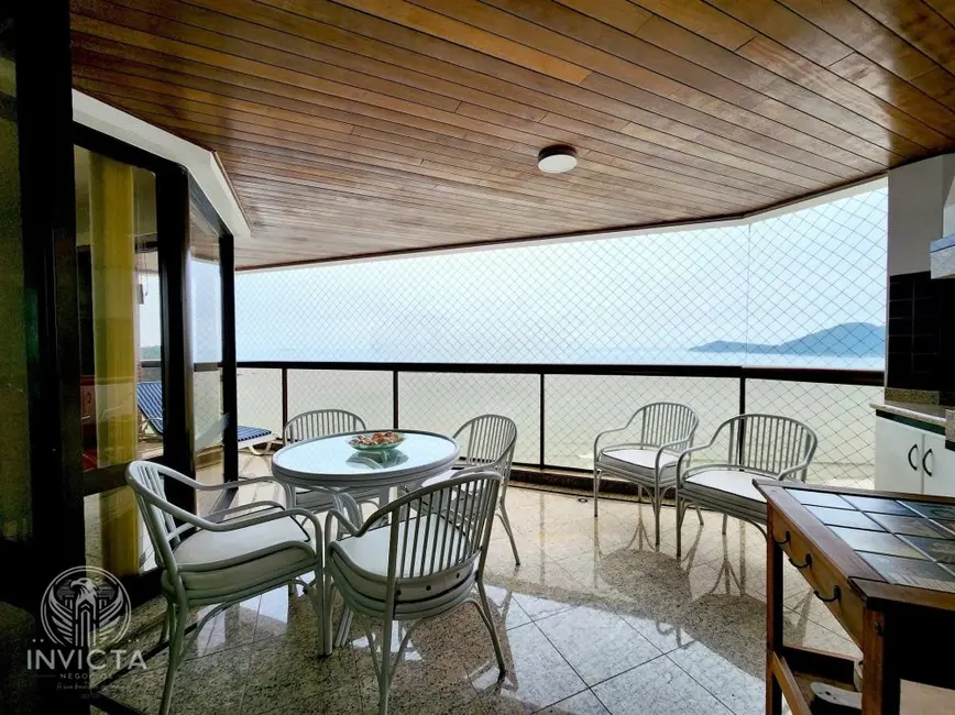 Apartamento com 3 quartos à venda, 211m2 em Centro, Balneario Camboriu - SC - imagem 3 Foto 3 de Apartamento com 3 quartos à venda, 211m2 em Centro, Balneario Camboriu - SC