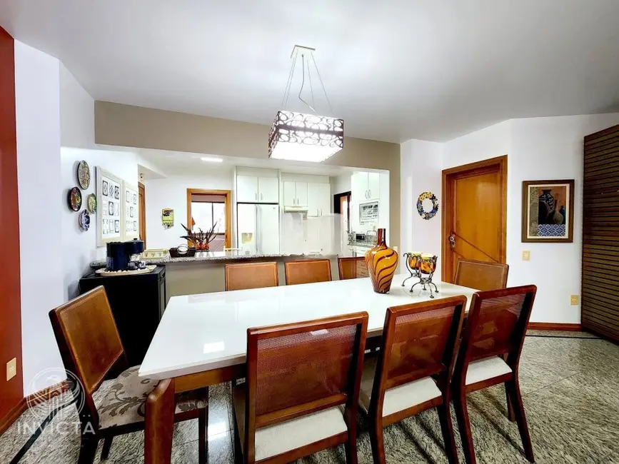 Apartamento com 3 quartos à venda, 211m2 em Centro, Balneario Camboriu - SC - imagem 9 Foto 9 de Apartamento com 3 quartos à venda, 211m2 em Centro, Balneario Camboriu - SC