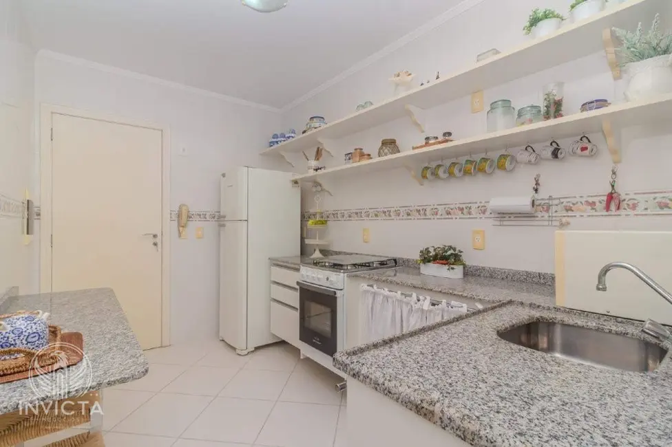 Apartamento com 2 quartos à venda, 81m2 em Centro, Balneario Camboriu - SC - imagem 9 Foto 9 de Apartamento com 2 quartos à venda, 81m2 em Centro, Balneario Camboriu - SC