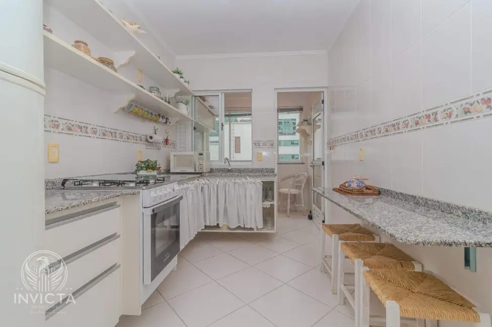 Apartamento com 2 quartos à venda, 81m2 em Centro, Balneario Camboriu - SC - imagem 7 Foto 7 de Apartamento com 2 quartos à venda, 81m2 em Centro, Balneario Camboriu - SC