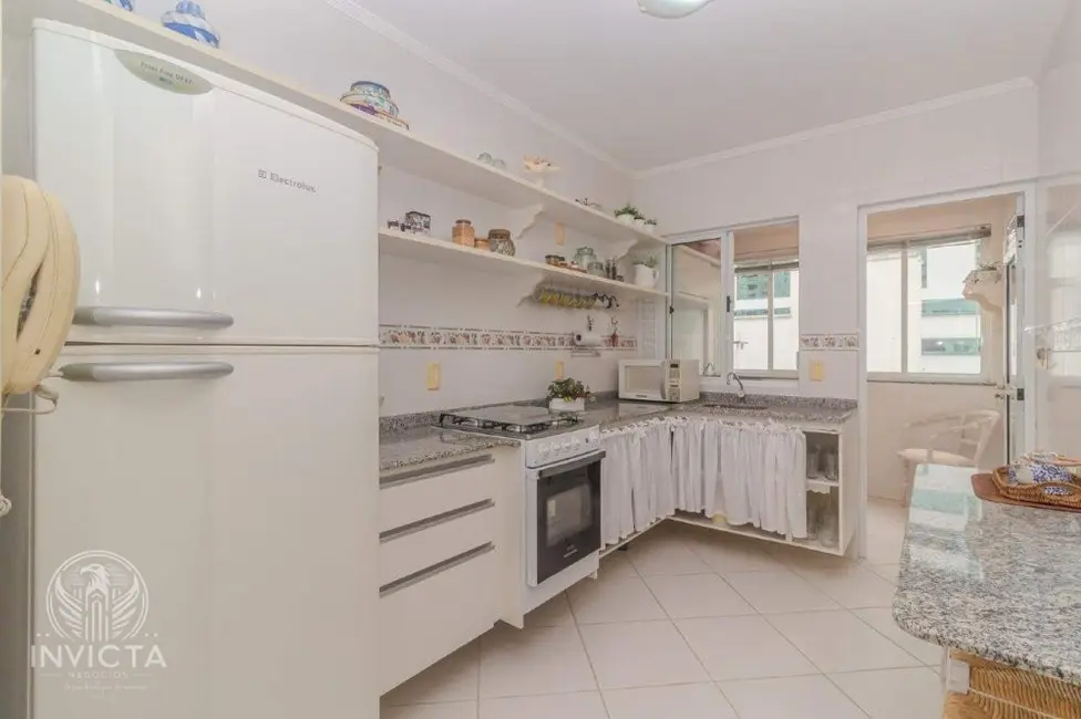 Apartamento com 2 quartos à venda, 81m2 em Centro, Balneario Camboriu - SC - imagem 8 Foto 8 de Apartamento com 2 quartos à venda, 81m2 em Centro, Balneario Camboriu - SC