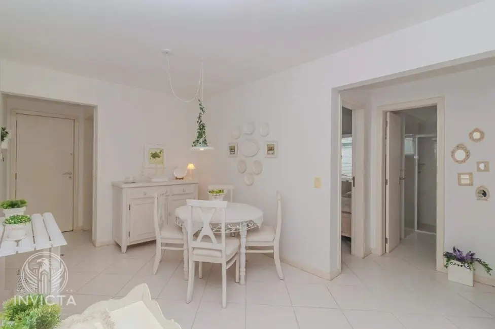 Apartamento com 2 quartos à venda, 81m2 em Centro, Balneario Camboriu - SC - imagem 5 Foto 5 de Apartamento com 2 quartos à venda, 81m2 em Centro, Balneario Camboriu - SC