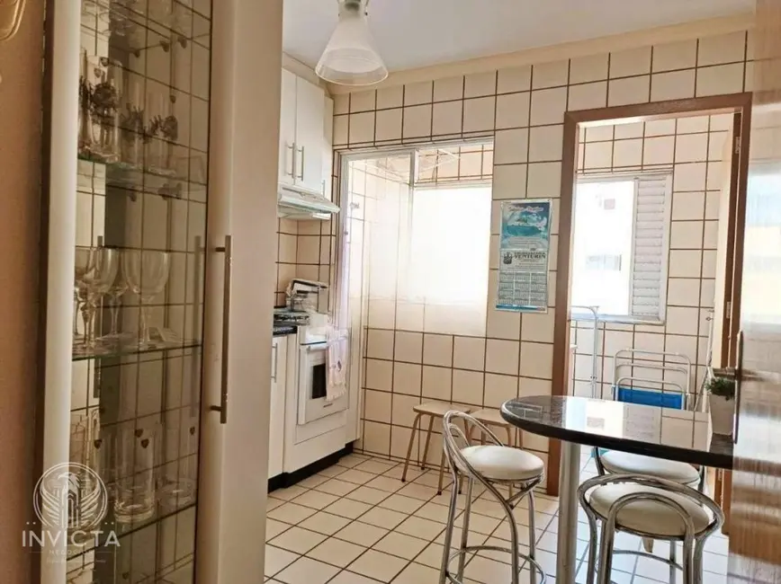 Apartamento com 3 quartos à venda, 107m2 em Centro, Balneario Camboriu - SC - imagem 8 Foto 8 de Apartamento com 3 quartos à venda, 107m2 em Centro, Balneario Camboriu - SC