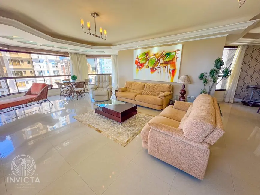 Apartamento com 3 quartos à venda, 179m2 em Centro, Balneario Camboriu - SC - imagem 4 Foto 4 de Apartamento com 3 quartos à venda, 179m2 em Centro, Balneario Camboriu - SC