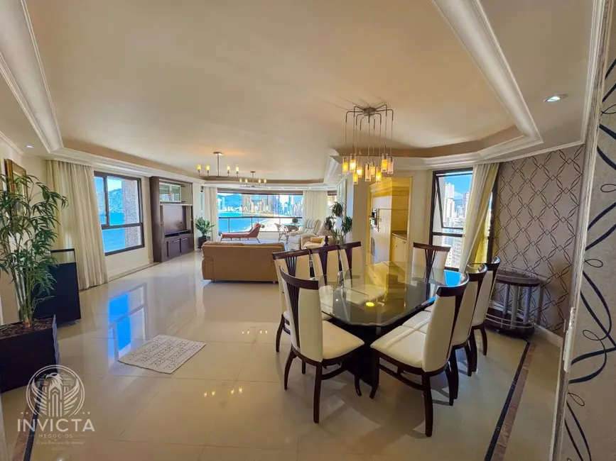 Apartamento com 3 quartos à venda, 179m2 em Centro, Balneario Camboriu - SC - imagem 5 Foto 5 de Apartamento com 3 quartos à venda, 179m2 em Centro, Balneario Camboriu - SC