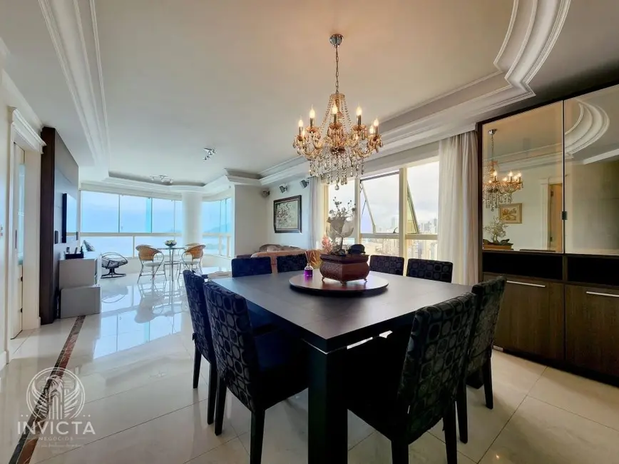 Apartamento com 3 quartos à venda, 200m2 em Centro, Balneario Camboriu - SC - imagem 3 Foto 3 de Apartamento com 3 quartos à venda, 200m2 em Centro, Balneario Camboriu - SC