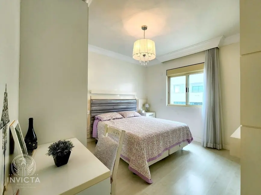 Apartamento com 3 quartos à venda, 200m2 em Centro, Balneario Camboriu - SC - imagem 7 Foto 7 de Apartamento com 3 quartos à venda, 200m2 em Centro, Balneario Camboriu - SC