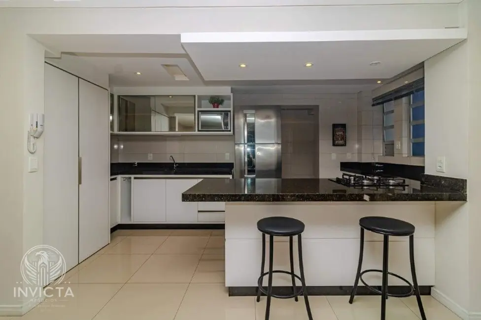 Apartamento com 2 quartos à venda, 90m2 em Centro, Balneario Camboriu - SC - imagem 9 Foto 9 de Apartamento com 2 quartos à venda, 90m2 em Centro, Balneario Camboriu - SC