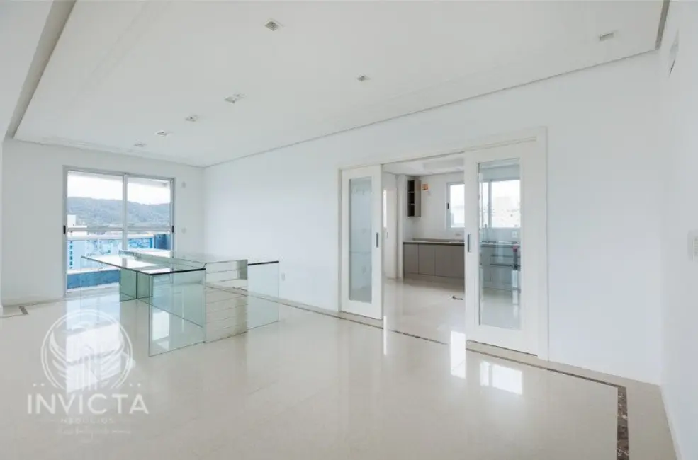 Apartamento com 2 quartos à venda, 252m2 em Centro, Balneario Camboriu - SC - imagem 5 Foto 5 de Apartamento com 2 quartos à venda, 252m2 em Centro, Balneario Camboriu - SC