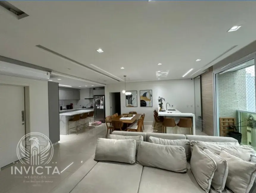 Apartamento com 4 quartos à venda, 162m2 em Centro, Balneario Camboriu - SC - imagem 8 Foto 8 de Apartamento com 4 quartos à venda, 162m2 em Centro, Balneario Camboriu - SC