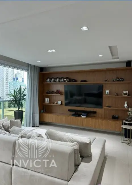 Apartamento com 4 quartos à venda, 162m2 em Centro, Balneario Camboriu - SC - imagem 2 Foto 2 de Apartamento com 4 quartos à venda, 162m2 em Centro, Balneario Camboriu - SC