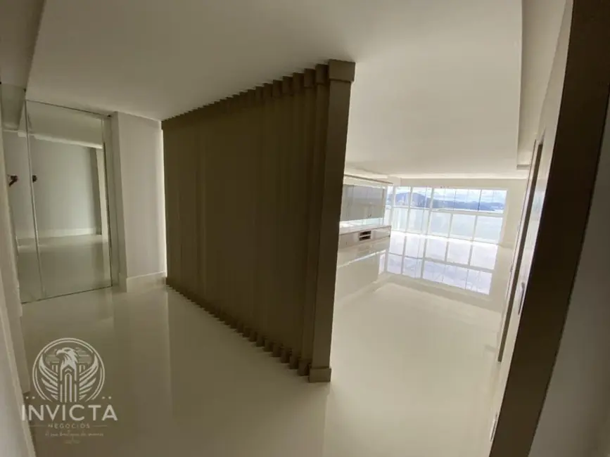 Apartamento com 4 quartos à venda, 237m2 em Centro, Balneario Camboriu - SC - imagem 7 Foto 7 de Apartamento com 4 quartos à venda, 237m2 em Centro, Balneario Camboriu - SC