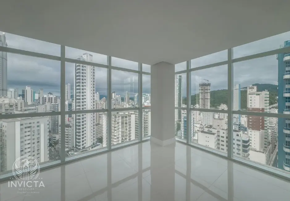 Apartamento com 4 quartos à venda, 146m2 em Centro, Balneario Camboriu - SC - imagem 2 Foto 2 de Apartamento com 4 quartos à venda, 146m2 em Centro, Balneario Camboriu - SC