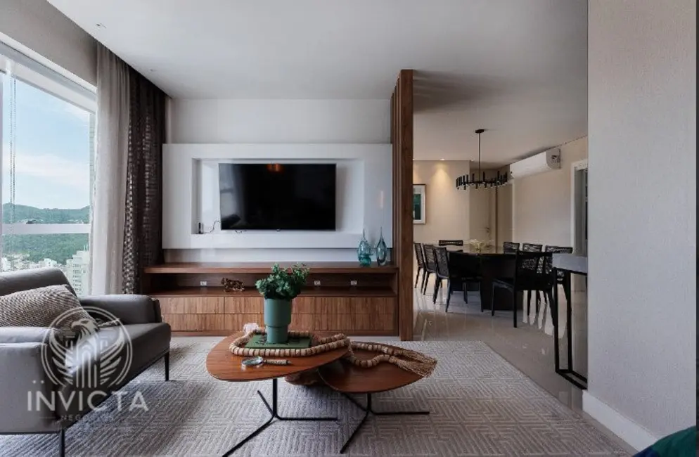 Apartamento com 4 quartos à venda, 167m2 em Centro, Balneario Camboriu - SC - imagem 3 Foto 3 de Apartamento com 4 quartos à venda, 167m2 em Centro, Balneario Camboriu - SC